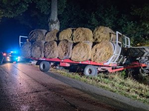 miejsce zdarzenia, przewrócony ciągnik