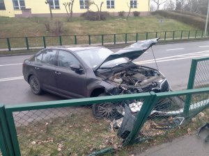 Widok z miejsca zdarzenia  uszkodzonego pojazdu skoda-Lidzbark Warmiński ul. Olsztyńska