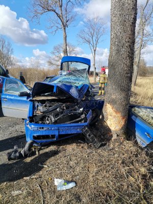 Widoczny pojazd marki Skoda w miejscu zdarzenia
