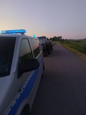 zatrzymany ciągnik podczas kontroli drogowej