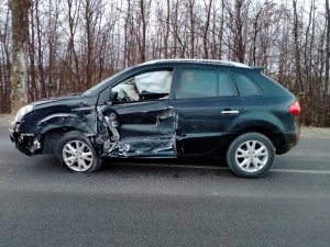 uszkodzony pojazd renault