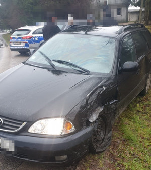 uszkodzony pojazd Toyota
