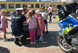 Spotkanie policjantów z dziećmi