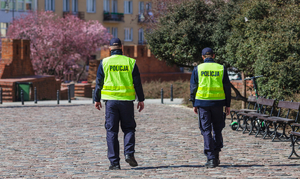 Policjanci podczas patrolu pieszego