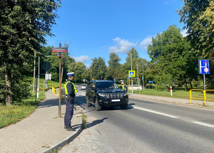 Policjanci podczas działań pn. &quot;Alkohol i narkotyki&quot;