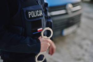 Policjanci zatrzymali poszukiwanego trzema listami gończymi mężczyznę